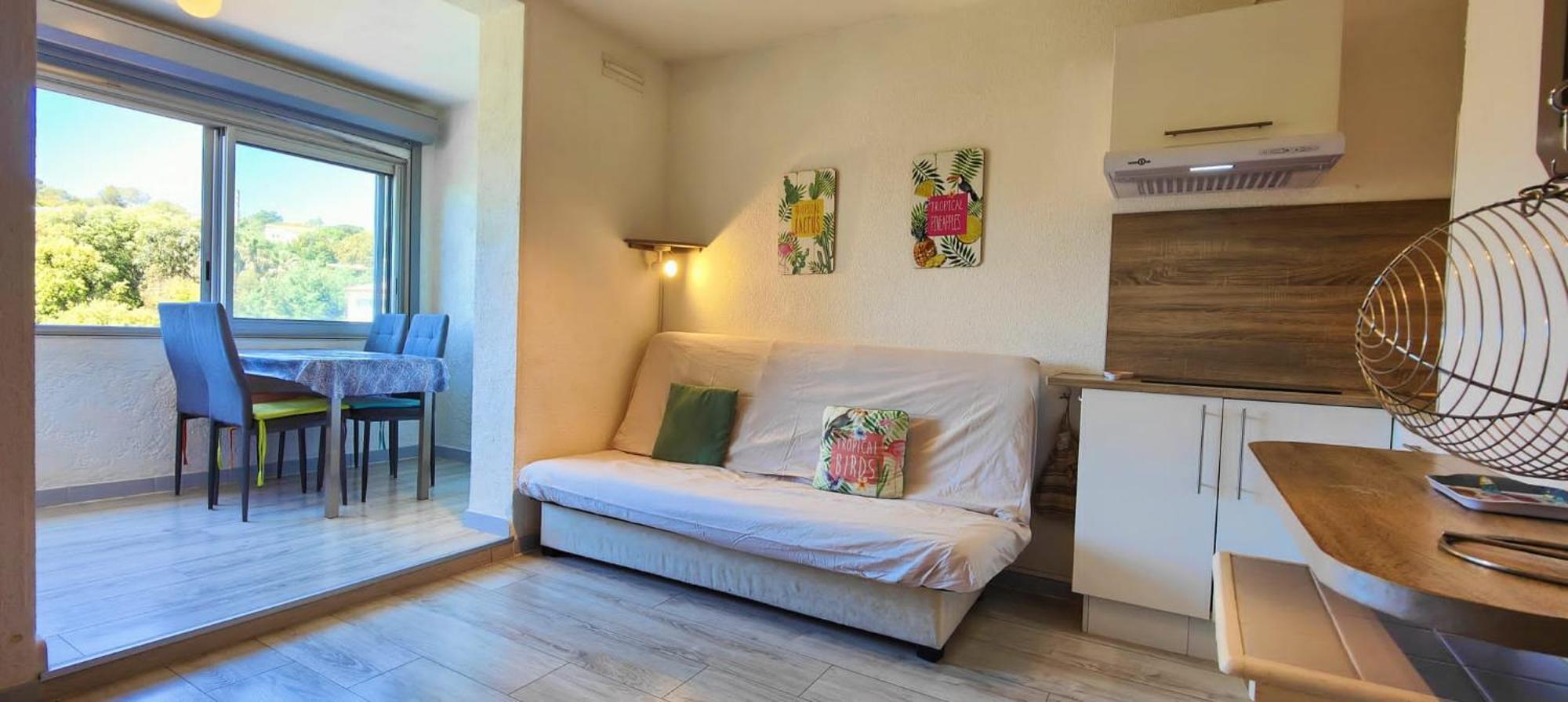 Charmant studio cabine à 50 mètres de la mer Saint Aygulf Extérieur photo